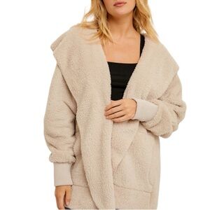 WOMENS HOODED PLUSH JACKET WITH POCKETS IN CREAM NWT